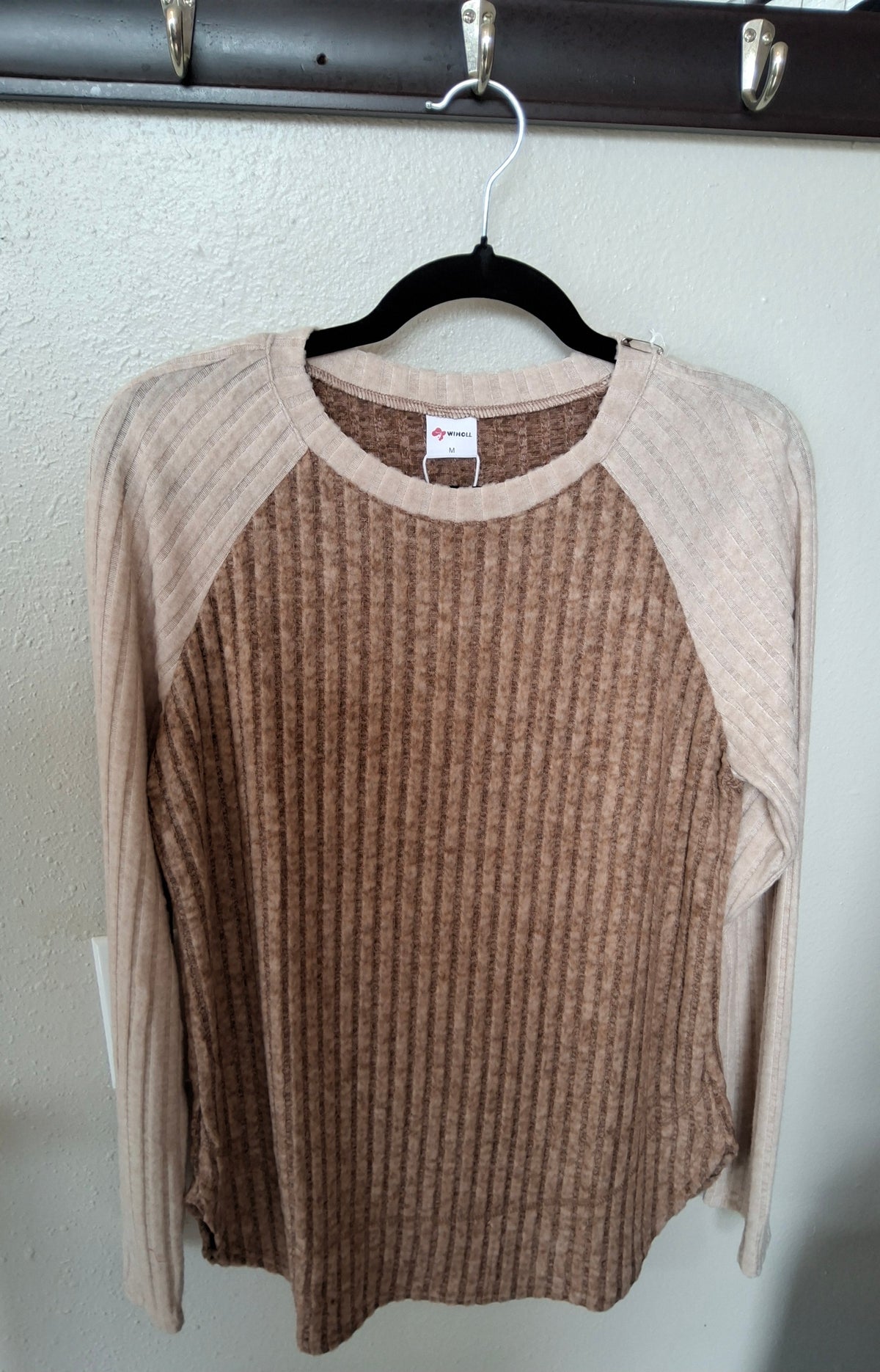 Two Toned Long Sleeve size med
